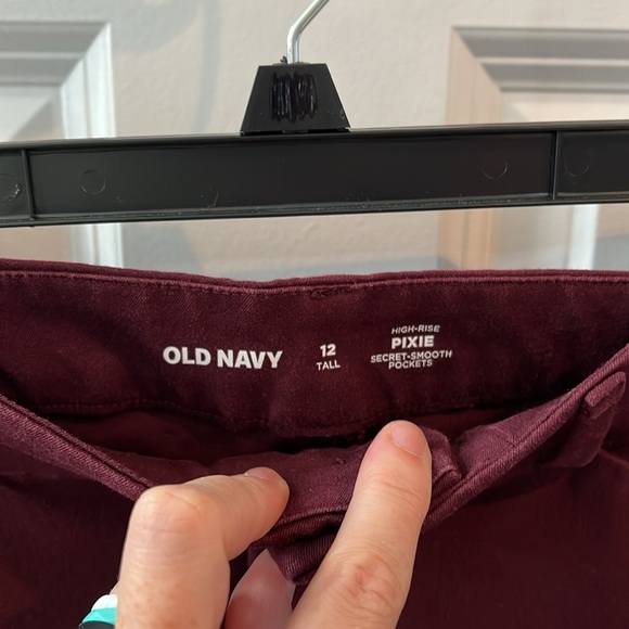 Old Navy “tall” pixie pants - Picture 2 of 4